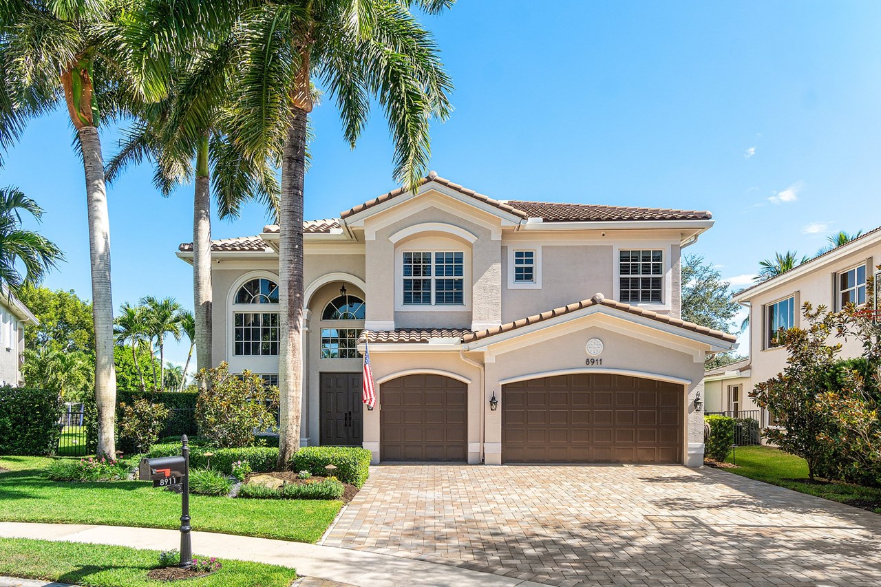 8911 Rockridge Glen Cove